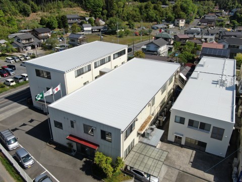 埼玉県日高市　地元の製造業会社で屋根外壁遮熱塗装サムネイル